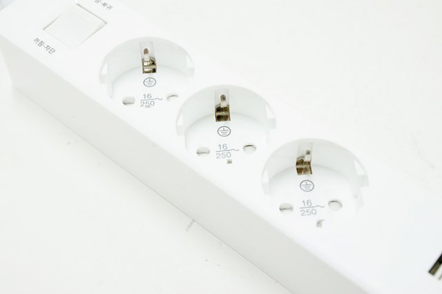 흔히 전자기기와 연결할 수 있는 콘센트를 전원이라고 부른다. (출처=IT동아)