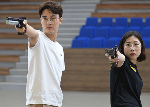 이대명(왼쪽)-김민정. 사진제공｜대한사격연맹