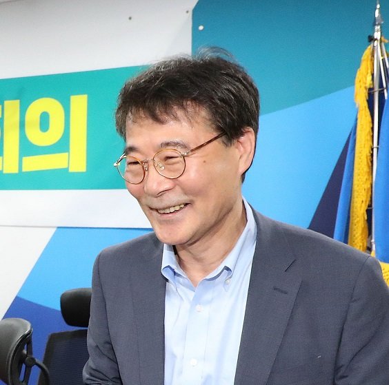 사진=장하성 실장(동아일보)