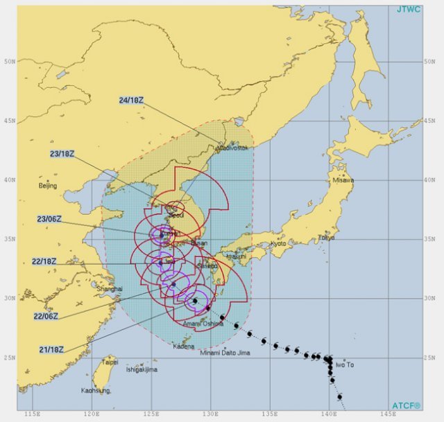 태풍 솔릭 예상진로, ‘수도권 직격’ 최악 시나리오…“한반도 전체가 위험 반원”/미 JTWC 의 태풍 진로예상.