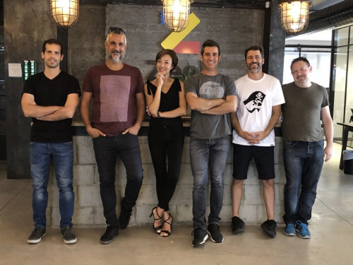 W재단 이유리 대표(왼쪽부터 세번째)와 Zeex의 Guy Melamed 대표(왼쪽부터 네번째). 사진제공=W재단