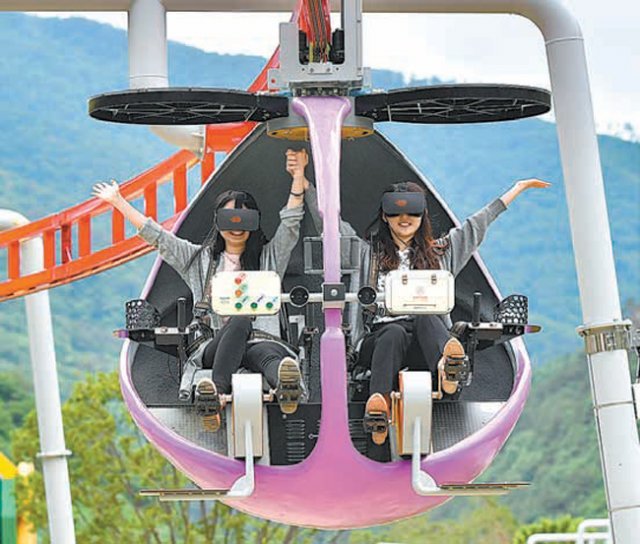 강원 정선군 여량면 구절리역에 조성된 벅스랜드의 모노레일. VR를 착용한 상태에서 모노레일을 타면서 다양한 곤충의 세계를 볼 수 있다. 정선군 제공