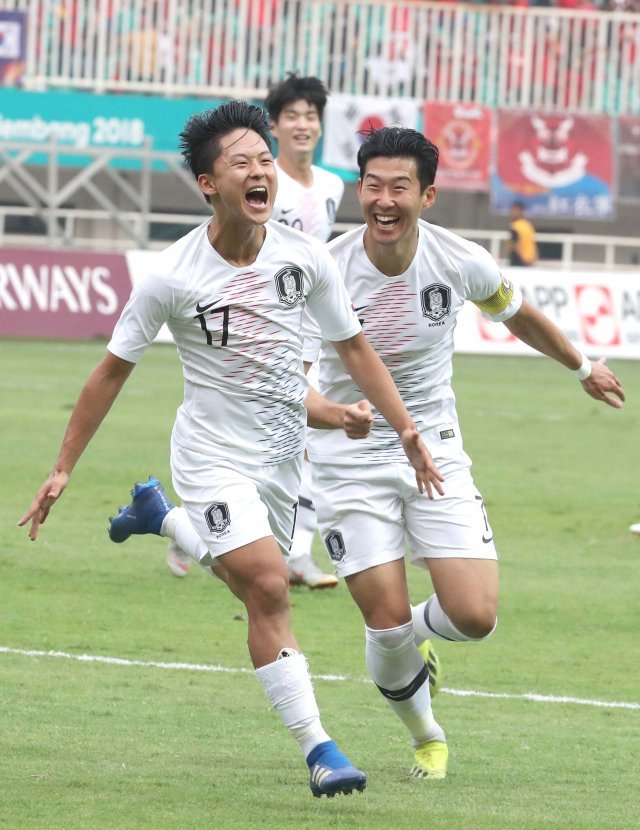 [아시안게임]축구 준결승 한국-베트남
29일 오후  인도네시아 자와바랏 보고르의 파칸사리 스타디움에서 열린  ‘2018 자카르타팔렘방 아시안게임’ 남자축구 준결승전.이승우 첫번째 골.한국-베트남경기.   
보고르=김동주기자.zoo@donga.com