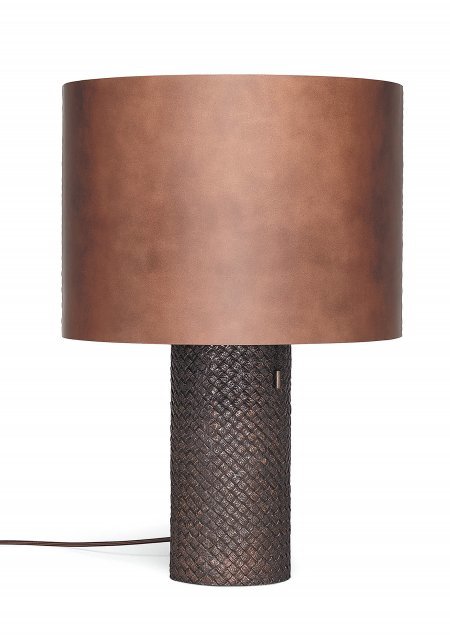 보테가 베네타의 ‘Brushed Bronze OVM Table Lamp’.