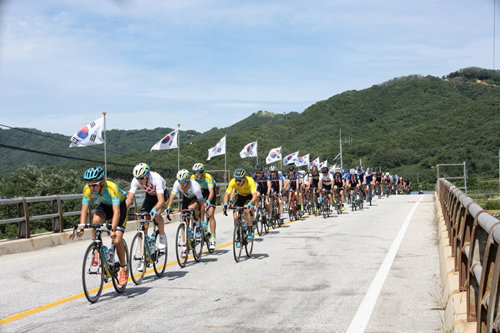 뚜르 드 디엠지(Tour de DMZ) 2018 국제청소년 도로사이클 대회.