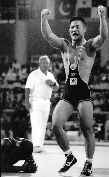 박장순 레슬링국가대표팀 총감독은 1992바르셀로나올림픽 레슬링 자유형 남자 74kg 결승전을 잊지 못한다. 올림픽 금메달을 다툰 케네스 먼데이에게 이전까지 연거푸 5번이나 지고 있던 그는 비장한 각오로 매트에 올라 끝내 금메달을 따냈다.