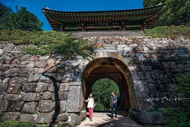 남한산성 4대 문 가운데 가장 웅장한 남문 ‘지화문’.