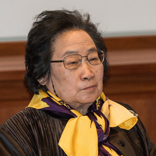 마지막 여성 수상자 중국 투유우