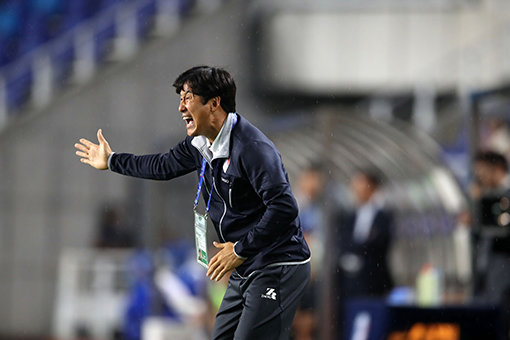 잔인한 9월을 마친 수원 삼성이 10월에는 웃을 수 있을까. 이병근 감독대행이 이끄는 수원은 3일 일본 가시마 앤틀러스 원정에서 ACL 4강전 첫 승을 노린다. 사진제공｜한국프로축구연맹