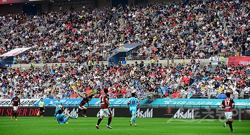 한때 불법스포츠도박과 승부조작사건으로 힘든 시간을 보냈던 한국프로축구연맹은 매년 부정방지 프로그램을 강화해 구성원들에 대한 교육에 많은 투자를 아끼지 않고 있다. 또한 수시로 모니터링을 하며 프로축구에 검은 손길이 뻗치지 못하도록 애쓰고 있다. 스포츠동아DB