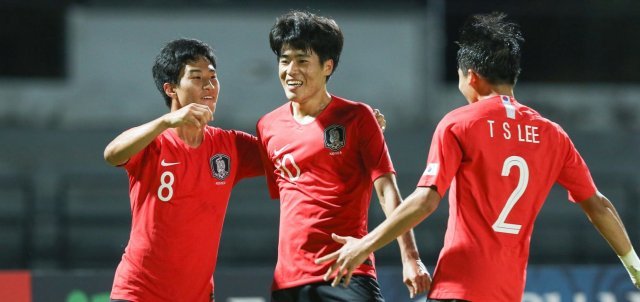 U-16 축구대표팀이 1일(한국시간) 말레이시아 쿠알라룸푸르의 MBPJ 스타디움에서 열린 2018 아시아축구연맹(AFC) U-16 챔피언십 준결승전에서 인도를 1-0으로 꺾었다. (AFC 제공)