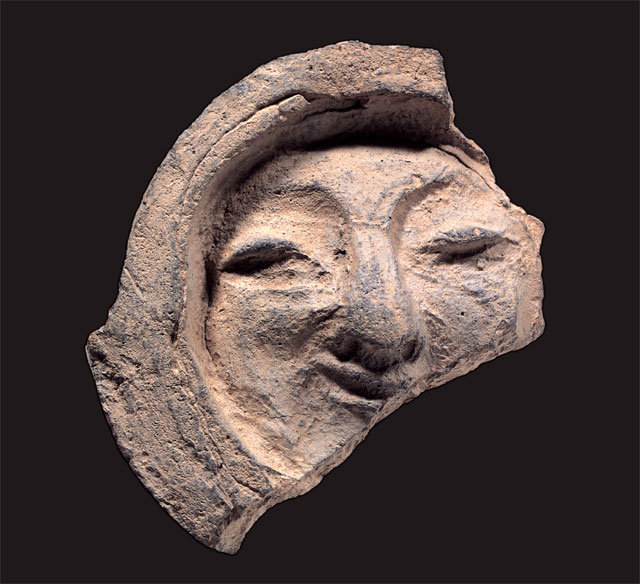 보물로 지정 예고된 ‘신라의 미소’ 경주 얼굴무늬 수막새. 문화재청 제공