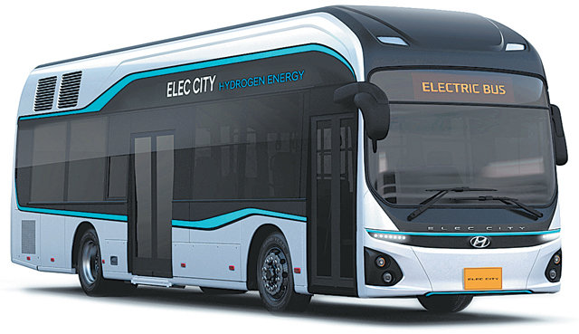 현대자동차가 만든 수소전기버스는 8월부터 서울 시내버스 405번 중 1대에 도입돼 시범 운행할 예정이었지만 두 달 넘게 미뤄지고 있다.