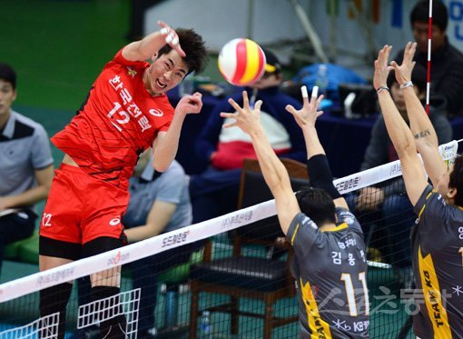 전광인(맨 왼쪽). 스포츠동아DB