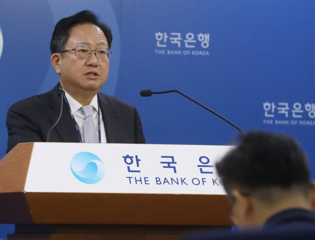 노충식 한국은행 금융통계부장이 11일 오전 서울 중구 한국은행 기자실에서 ‘2018년 8월 국제수지(잠정)’ 설명회를 하고 있다. 2018.10.11/뉴스1 © News1