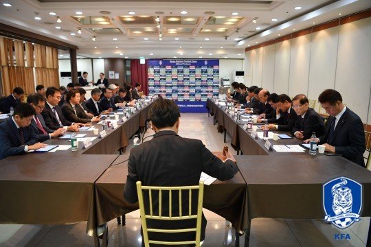 대한축구협회는 12일 오후 서울월드컵경기장에서 이사회를 열고 기술발전위원장에 미하엘 뮐러, 국제위원장에 안병택 세종시문화재단 대표이사를 선임했다.(대한축구협회 제공) © News1