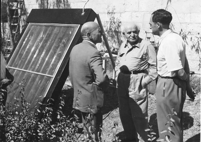 1950년대 개발된 태양열 집열기 ‘타보르 실렉티브 서피스’.