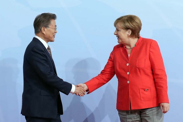 문재인 대통령과 앙겔라 메르켈 독일 총리.(청와대) 2017.7.8/뉴스1 © News1