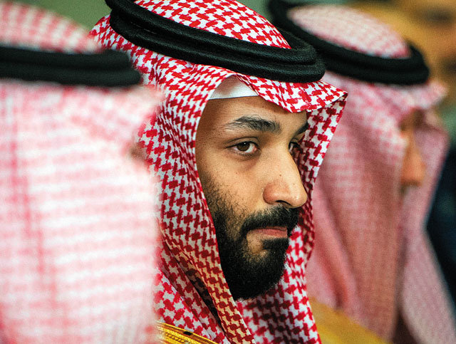 사우디아라비아 개혁을 이끌어온 무함마드 빈 살만 왕세자. 사우디 정부는 자말 카슈끄지 실종 사건의 배후에 왕세자가 있다는 의혹을 부인하고 있지만 그에 대한 비판과 의심의 눈길은 잦아들지 않고 있다. AP 뉴시스