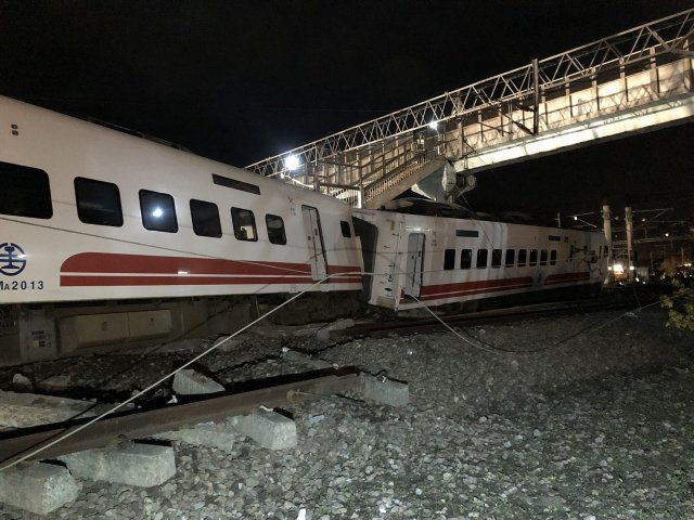 대만에서 발생한 열차 탈선사고 현장 © AFP=뉴스1