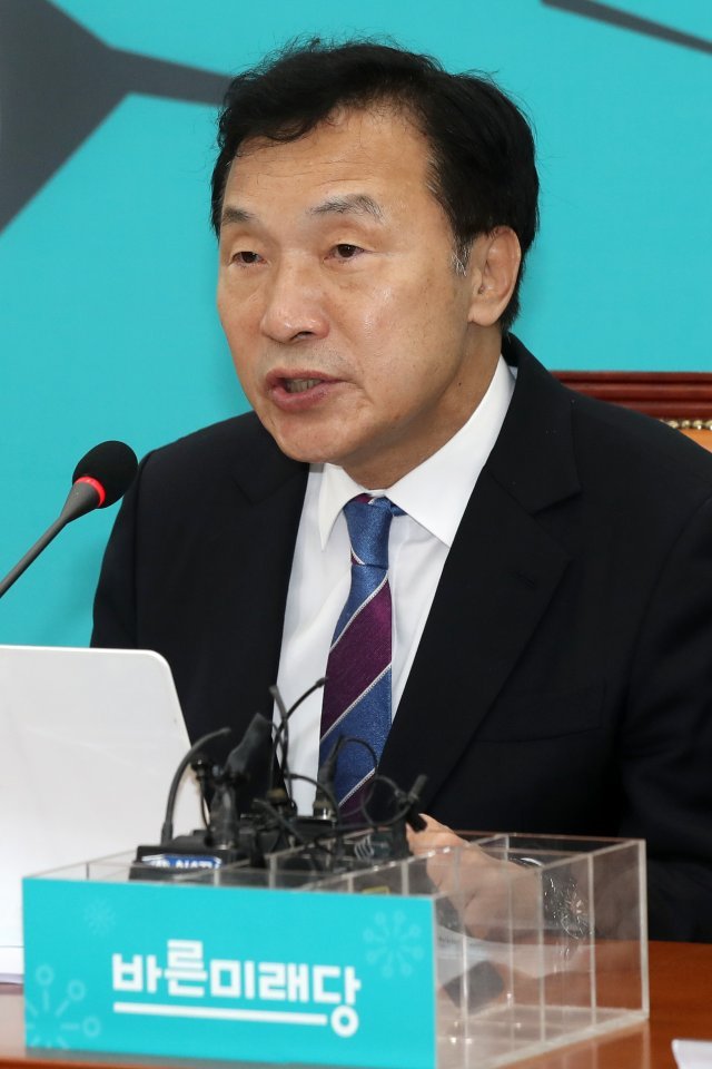 손학규 바른미래당 대표가 19일 서울 여의도 국회에서 열린 최고위원회의에 참석해 모두발언을 하고 있다. 2018.10.19/뉴스1 © News1