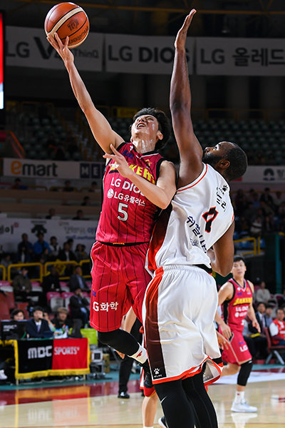 창원 LG 김시래(왼쪽). 사진제공｜KBL