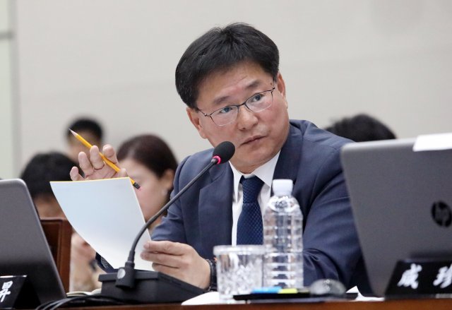 이헌승 자유한국당 의원. 뉴스1 © News1