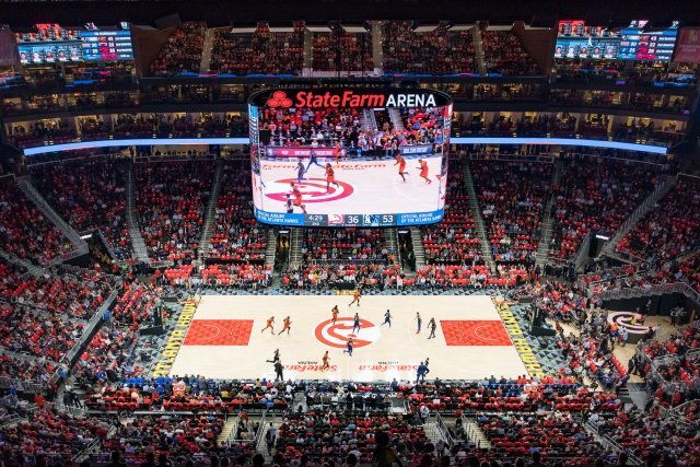 삼성전자가 미국 프로 농구(NBA)팀 ‘애틀랜타 호크스(Atlanta Hawks)’의 홈경기장인 ‘스테이트 팜 아레나(State Farm Arena)’에 스마트 LED 사이니지를 활용해 초대형 스크린을 설치했다고 28일 밝혔다.(삼성전자 제공) News1