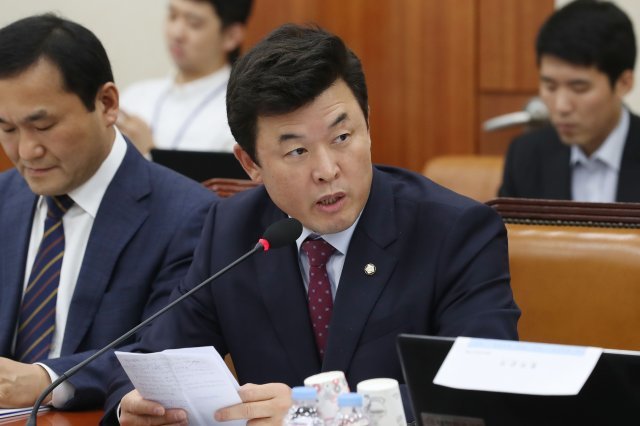 윤영석 자유한국당 의원.© News1
