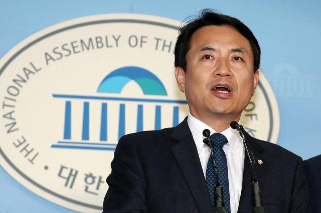 김진태 자유한국당 의원 .2018.10.12/뉴스1 © News1