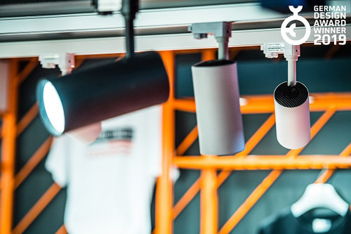 레드밴스의 ‘SCALE’ 디자인이 적용된 ‘Tracklight Spot’ 제품