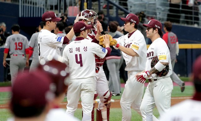 넥센 히어로즈가 SK 와이번스를 상대로 역스윕에 도전한다. © News1 DB