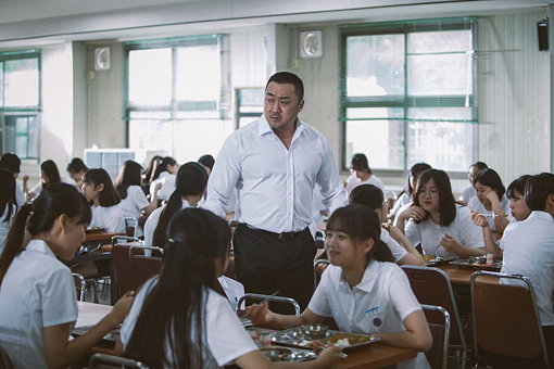 영화 ‘동네사람들’의 한 장면. 사진제공｜리틀빅픽처스