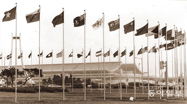 History&]국민과 희로애락 함께 한 대한민국 공항의 맏형, 김포공항의 새로운 시작｜동아일보