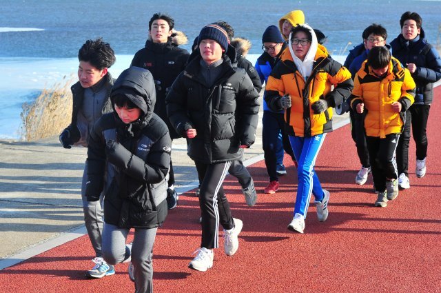 중학생 학생들의 달리기 모습/뉴스1 © News1