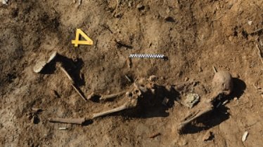 국방부가 강원 철원의 화살머리고지에서 추가로 발견해 19일 공개한 5번째 전사자 유해. (국방부 제공) © News1