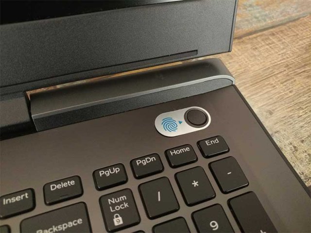 전원 버튼은 지문 인식 센서 기능도 겸한다(출처=IT동아)