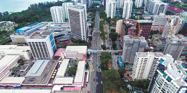 삼성물산이 드론을 띄워 찍은 ‘지하철 T307’ 공사 현장 모습. 싱가포르 동남부 머린퍼레이드 지역에 위치한 ‘T307’ 현장은 바다를 매립한 지역이어서 첨단 기술을 요한다. 삼성물산 제공