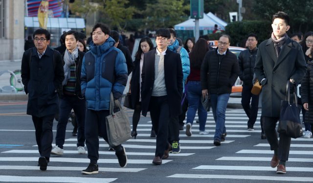 서울 최저기온이 1도를 보이는 등 추운날씨를 보였던 10월30일. /뉴스1 © News1