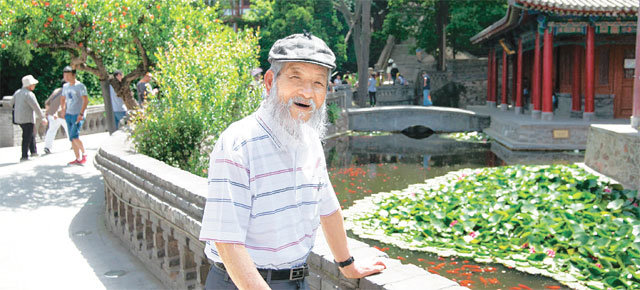 올해 90세인 김승한 씨는 ‘신들린 마늘’의 도움으로 만성피로와 변비에서 벗어났다. 그는 지금도 나이가 믿기지 않을 정도로 활력을 유지하고 있다.