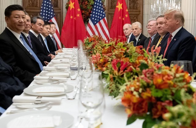 1일(현지시간) 오후 아르헨티나 부에노스아이레스 도널드 트럼프 미국 대통령과 시진핑 중국 국가주석이 업무만찬을 시작하고 있다. 이날 양국은 무역담판을 벌일 예정이다. © AFP=뉴스1 © News1