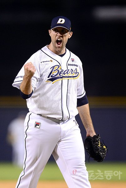 ‘린동원’ 조쉬 린드블럼은 올 시즌 KBO리그를 지배했다. 26경기에서 15승4패, 평균자책점 2.88로 팀의 정규시즌 우승을 
이끌었다. KBO리그 골든글러브 투수 부문 예측에서 높은 적중률을 자랑하는 사이영 포인트는 올해 린드블럼의 수상을 점친다.스포츠동아DB