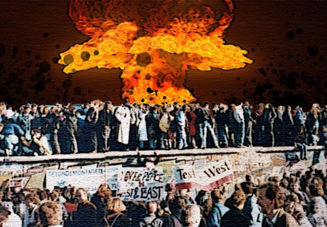 1989년 11월 9일 베를린 장벽의 붕괴와 함께 전 세계는 다시 핵 전쟁의 공포에 휩싸였다. 1989년 12월 몰타에서 미국의 부시 대통령과 소련 공산당 고르바쵸프 서기장의 극적인 담판이 성사됐고 소련은 공산주의 국가들의 체제 변혁에 개입하지 않겠다고 선언했다.