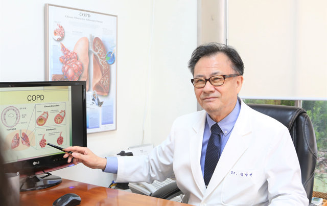 한방으로 COPD 환자들을 치료하는 김남선 영동한의원 원장.