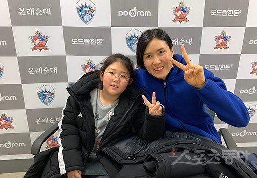 정대영(오른쪽)과 딸 김보민양. 서다영 기자 seody3062@donga.com