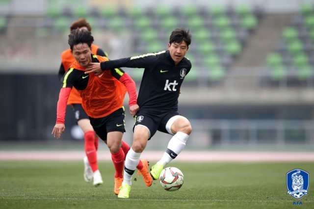 파울루 벤투 감독이 이끄는 축구대표팀이 U-23대표팀과의 연습경기서 0-1로 패했다. (대한축구협회 제공) © News1