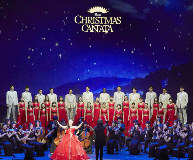 그라시아스합창단의 ‘크리스마스 칸타타’ 3막 공연. 러시아 지휘자 보리스 아발랸의 지휘로 합창단이 헨델의 오라토리오 ‘메시아’를선보이고있다. 그라시아스합창단 제공