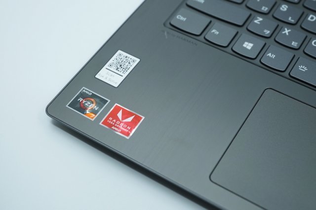 레노버 YOGA 530-14ARR PEN7은 인텔 CPU 대신 AMD CPU를 탑재했다
