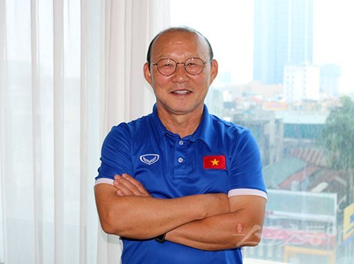 베트남축구대표팀 박항서 감독이 최근 베트남 하노이의 한 호텔에서 스포츠동아와 만나 2018년의 경쾌한 추억을 되돌아보는 한편, 2019년의 밝은 내일을 그렸다. 하노이(베트남)｜남장현 기자 yoshike3@donga.com