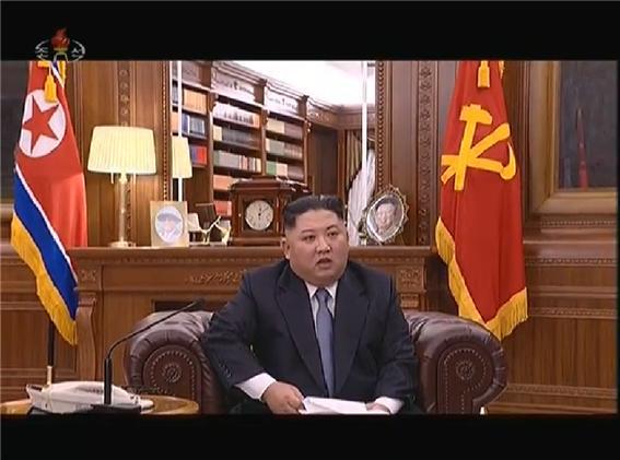 북한 김정은 국무위원장이 1일 신년사를 발표하고 있다.(조선중앙TV) 2019.01.01 뉴스1© News1